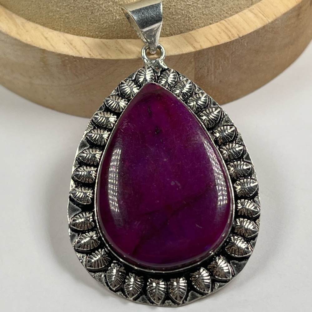 925 Sterling Silver Overlay Purple Labradorite Gemstone Statement Pendant